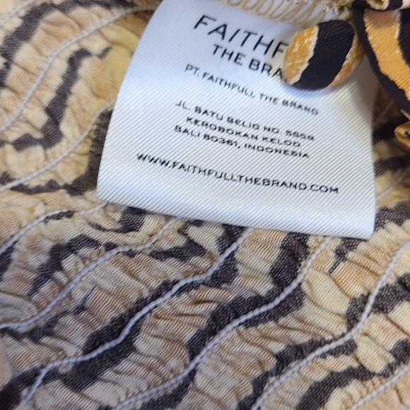 NWT Faithfull The Brand Willow Smocked Crepe Top Tiger Animal Print Size 4 - Picture 3 of 7